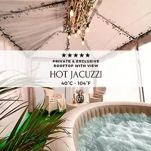 Colosseum House - Private Rooftop, Jacuzzi Hot Tub & View , Rome Italy
