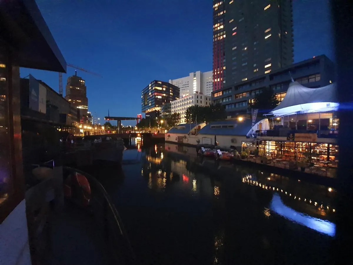 Botel De Coaster & Aquarium Ponton Hotel Rotterdam Netherlands