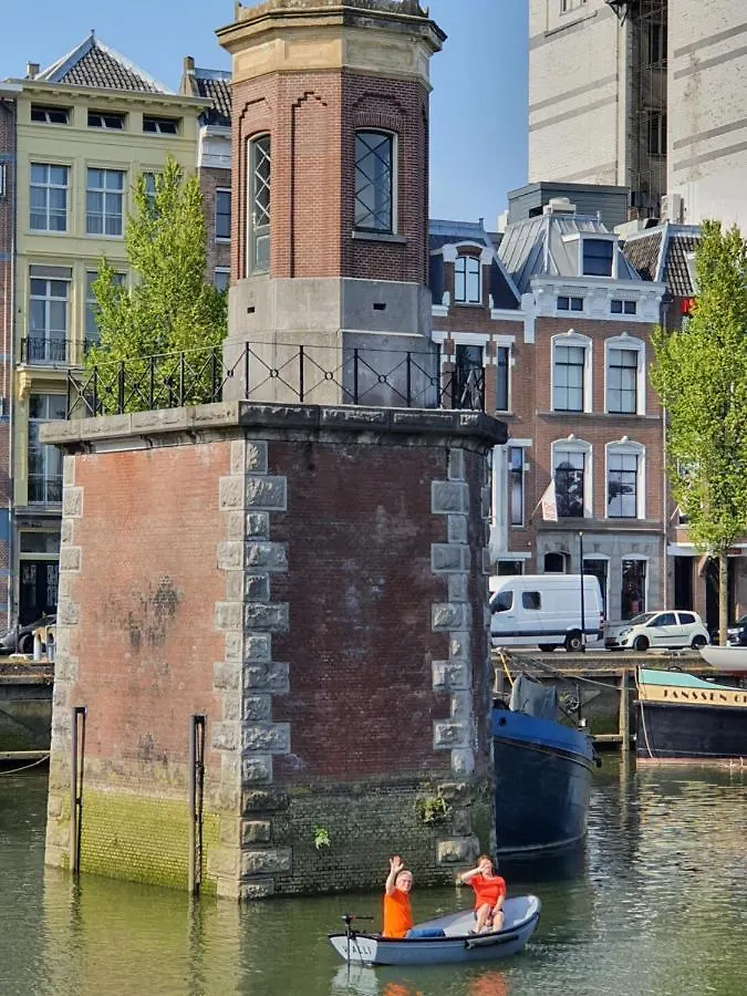 Botel De Coaster & Aquarium Ponton Hotel Rotterdam Netherlands