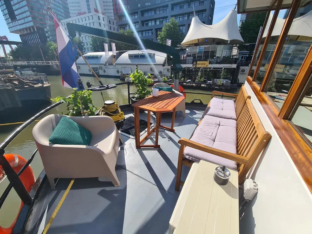 De Coaster & Aquarium Ponton Hotel Rotterdam