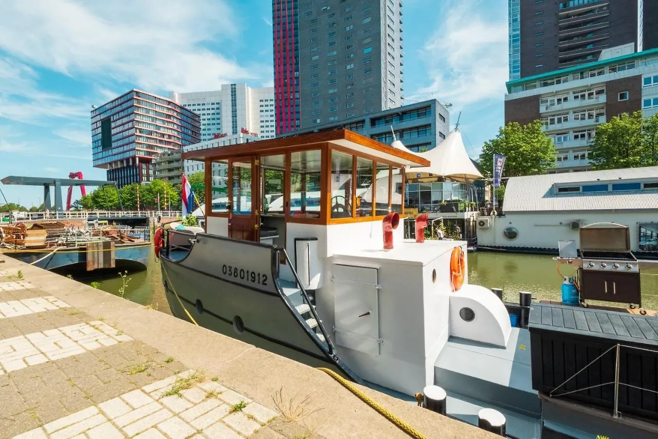 De Coaster & Aquarium Ponton Hotel Rotterdam