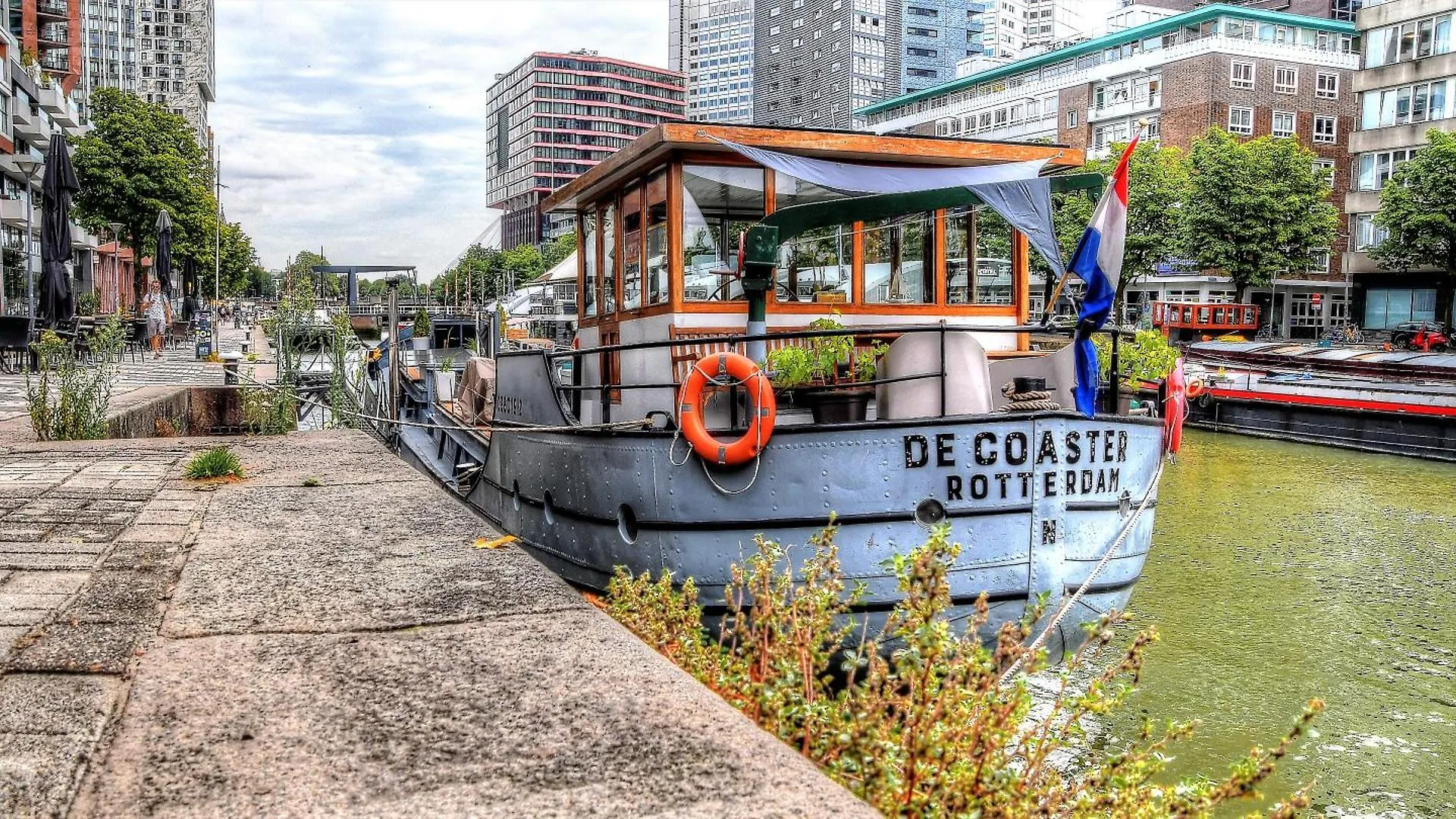 De Coaster & Aquarium Ponton Hotel Rotterdam Netherlands