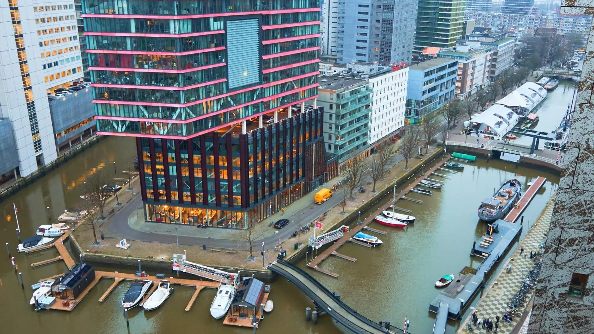 De Coaster & Aquarium Ponton Hotel Rotterdam Netherlands