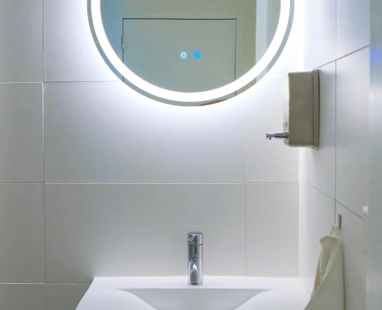 De Coaster & Aquarium Ponton Hotel Rotterdam Botel